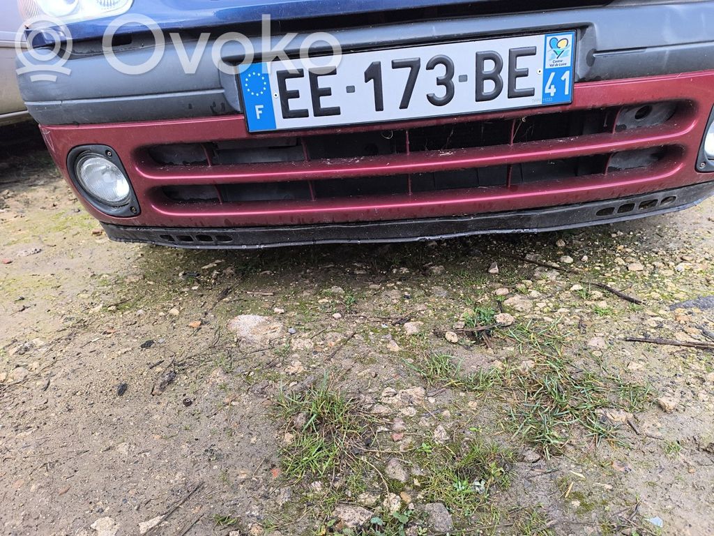 Renault Clio II Parachoques delantero 