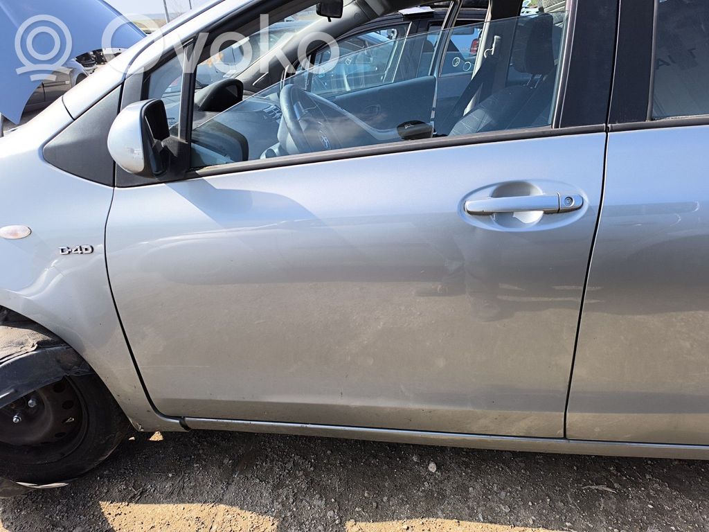 Toyota Yaris Puerta delantera 