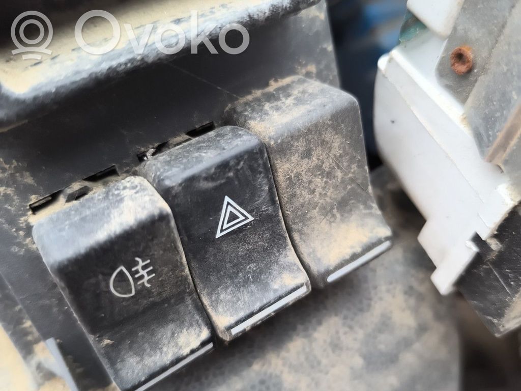 Renault Express Hazard light switch 