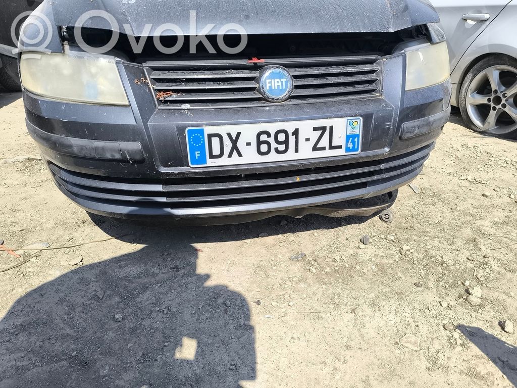 Fiat Stilo Parachoques delantero 
