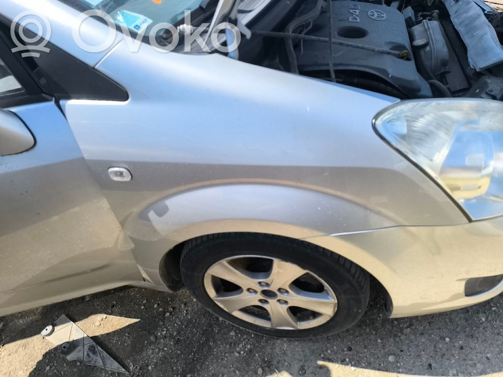 Toyota Corolla Verso AR10 Parafango 