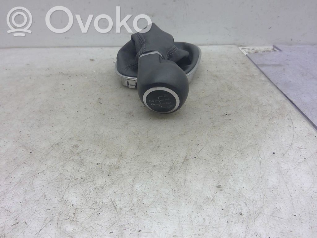 Opel Corsa D Perilla/embellecedor de cuero de la palanca de cambios 