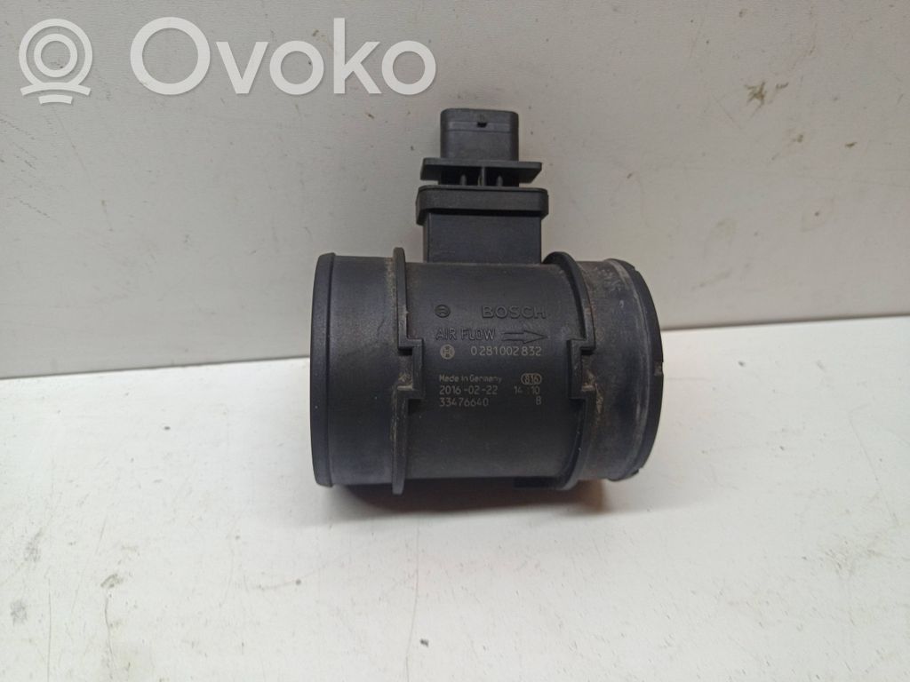 Opel Zafira B Przepływomierz masowy powietrza MAF 