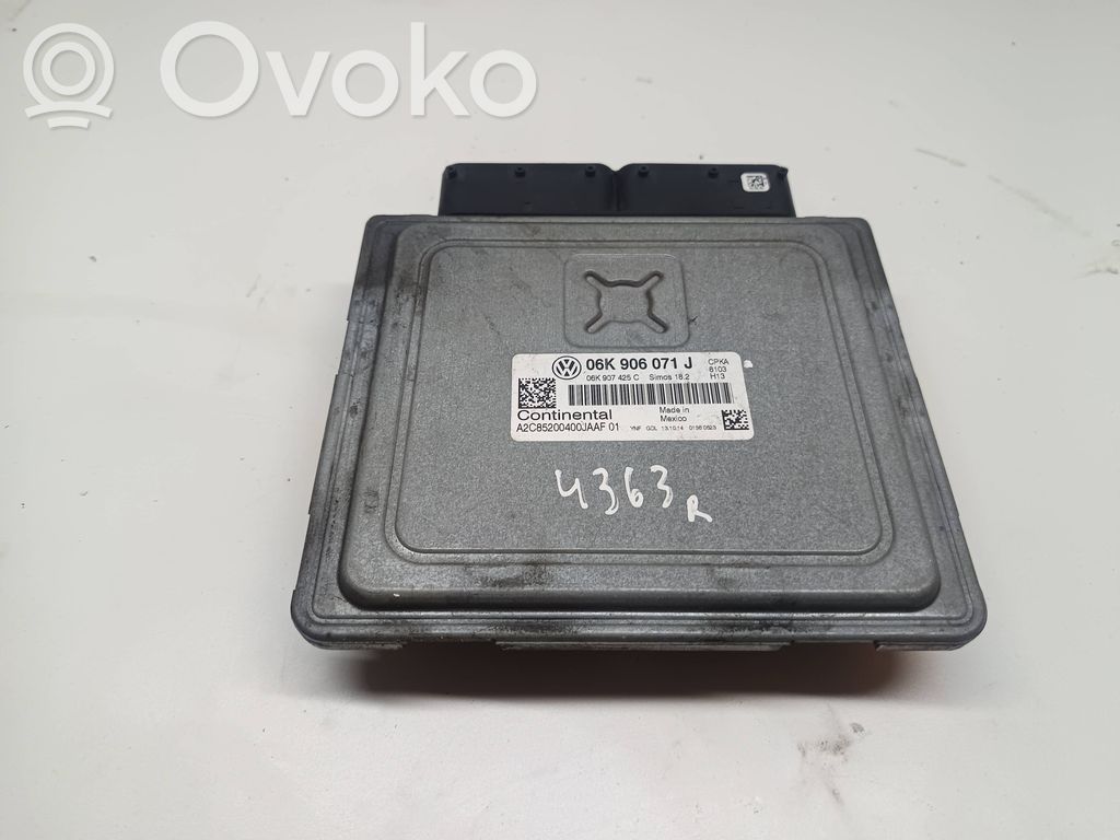 Volkswagen PASSAT CC Engine control unit/module 