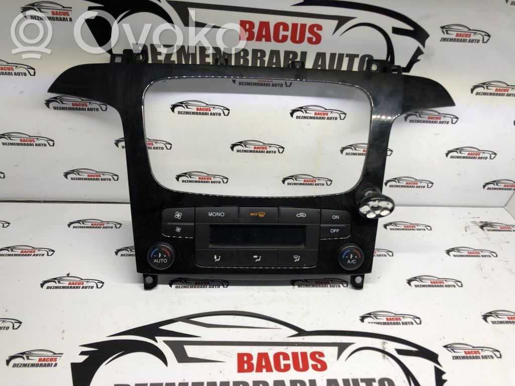 Climate control unit   BM2T18C612AD