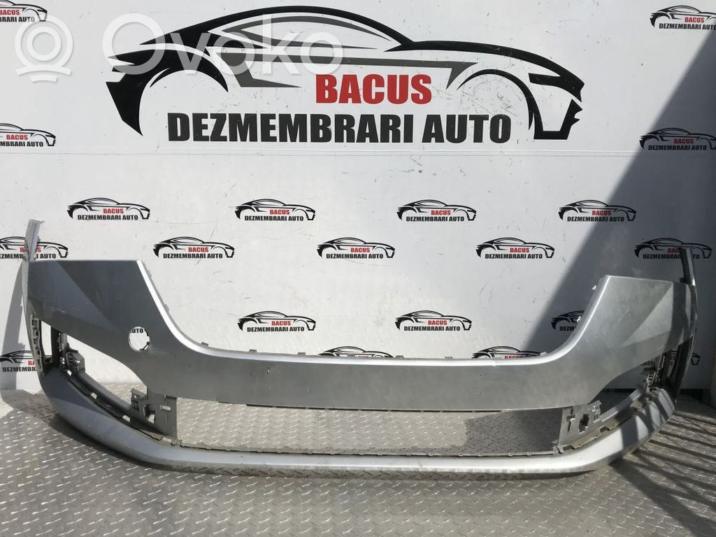Front bumper   657807221
