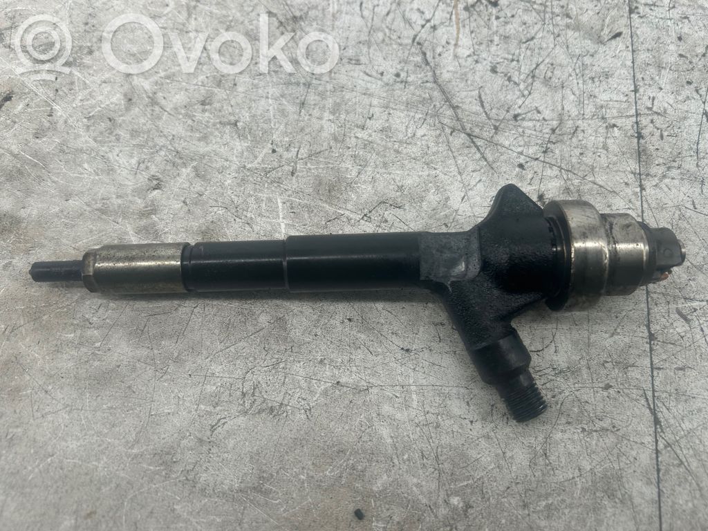 Opel Zafira C Inyector de combustible 