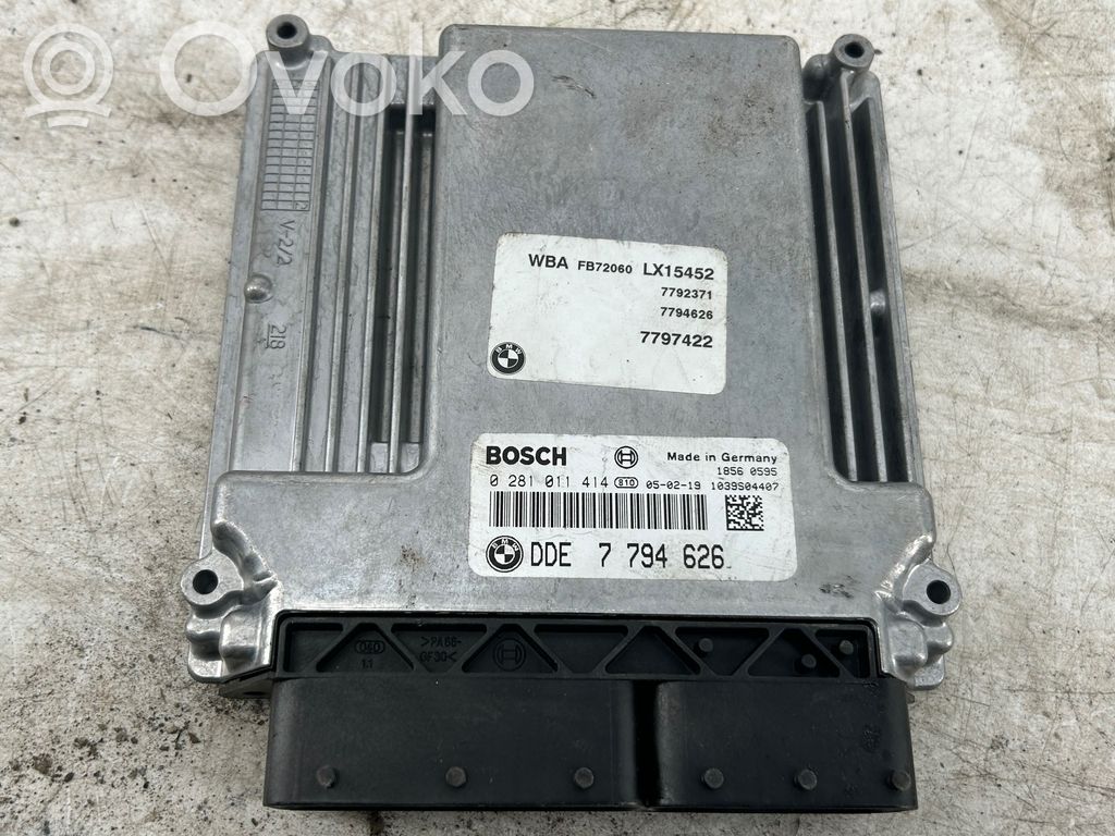 BMW X3 E83 Variklio valdymo blokas 