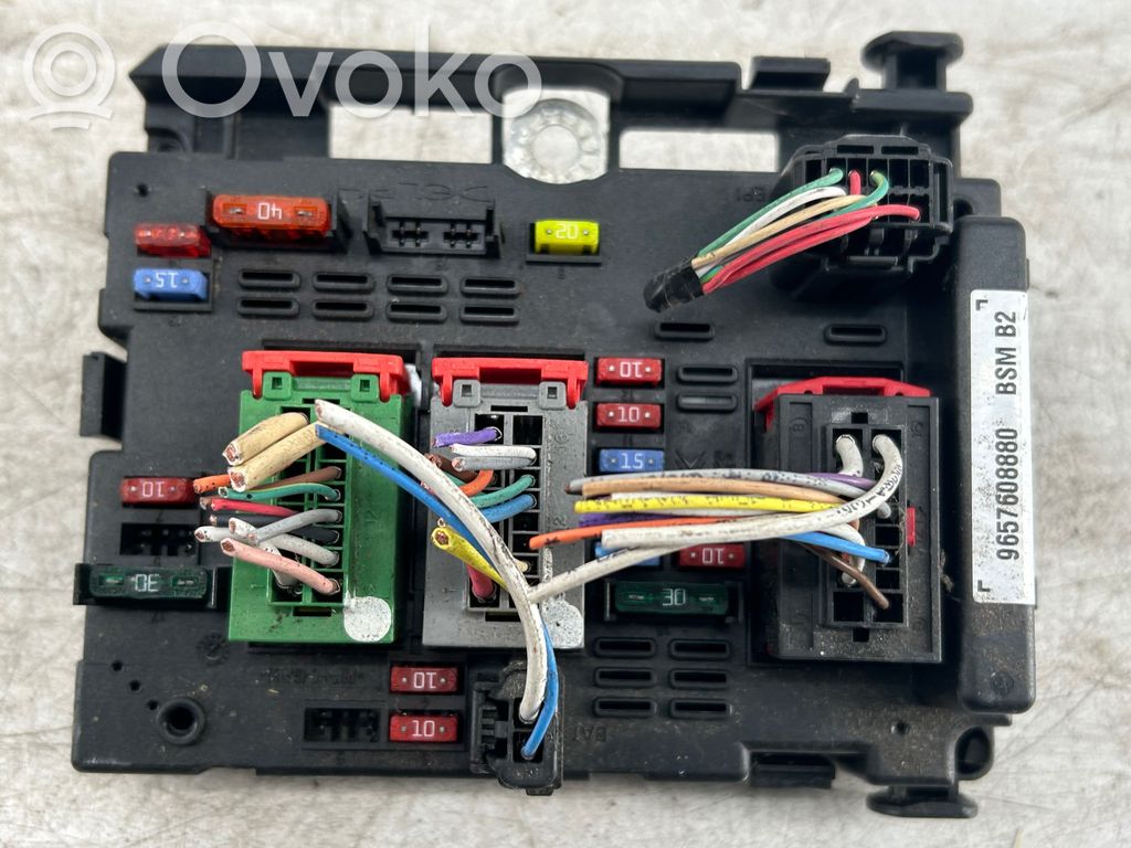 Volkswagen Tiguan Fuse module 