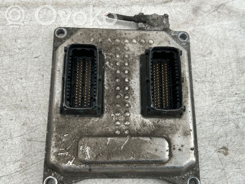 Opel Zafira B Engine control unit/module 