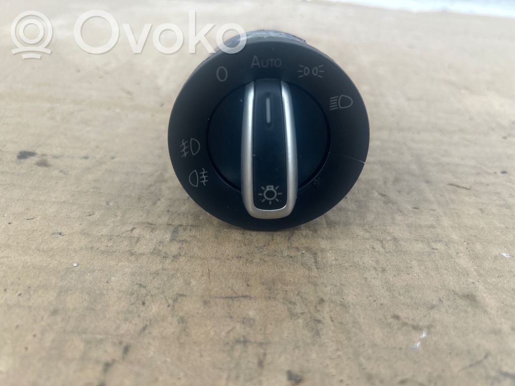 Volkswagen Tiguan Light switch 