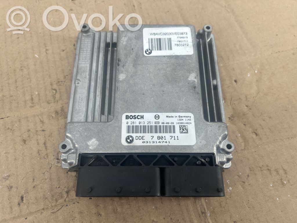 BMW 3 E90 E91 Variklio valdymo blokas 