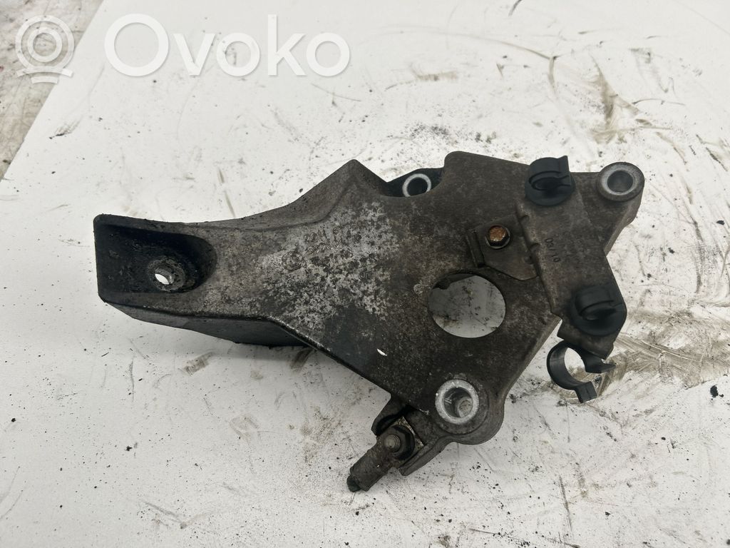 BMW 1 E81 E87 Engine mounting bracket 