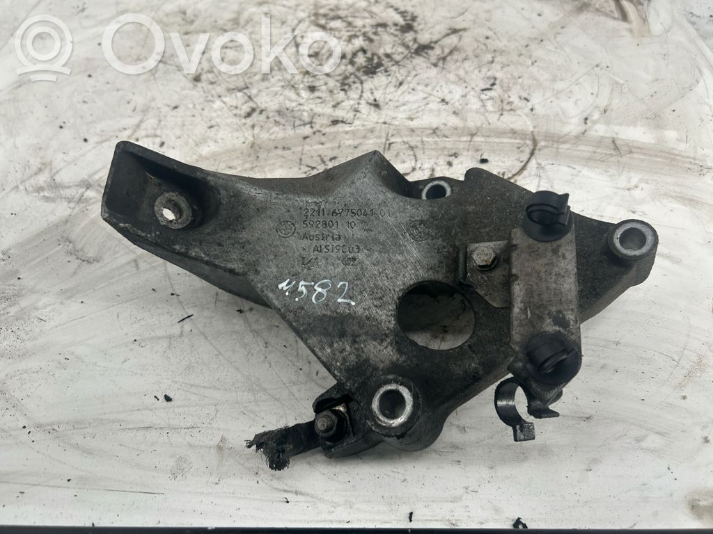 BMW 3 E90 E91 Engine mounting bracket 