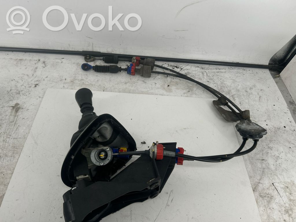 Nissan Qashqai Lewarek zmiany biegów / górny 