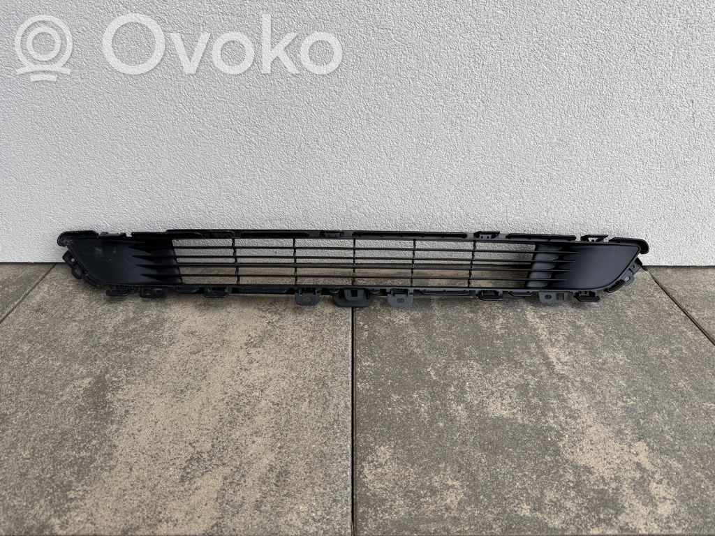 Tesla Model Y Front bumper lower grill 