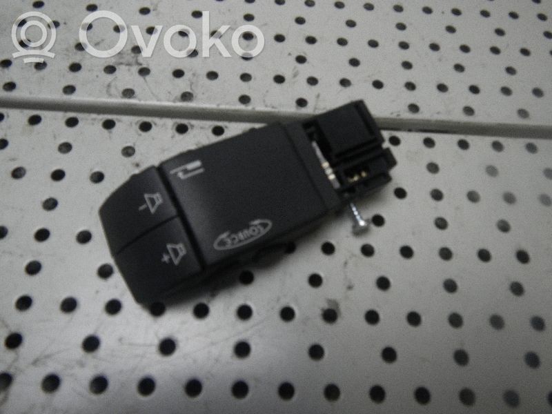 Head unit multimedia control   34442201AF