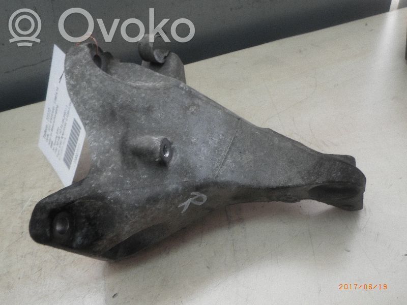 Soporte de montaje del motor (Usadas)