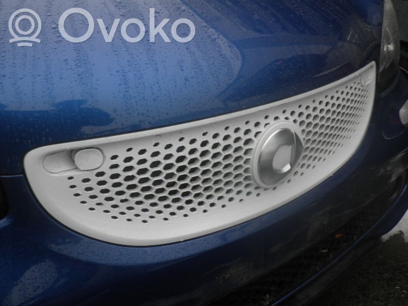 Smart ForFour II W453 Griglia superiore del radiatore paraurti anteriore 
