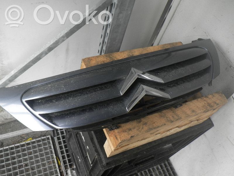 Citroen C3 Etupuskurin ylempi jäähdytinsäleikkö 
