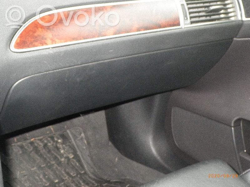 Audi A6 S6 C6 4F Daiktadėžės (bordačioko) komplektas 