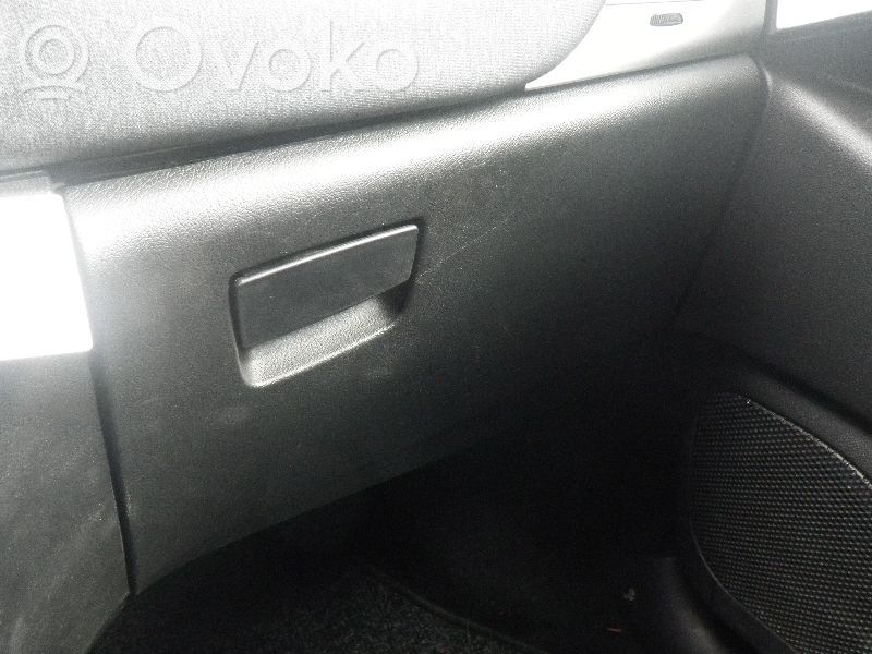Lancia Ypsilon Juego guantera 