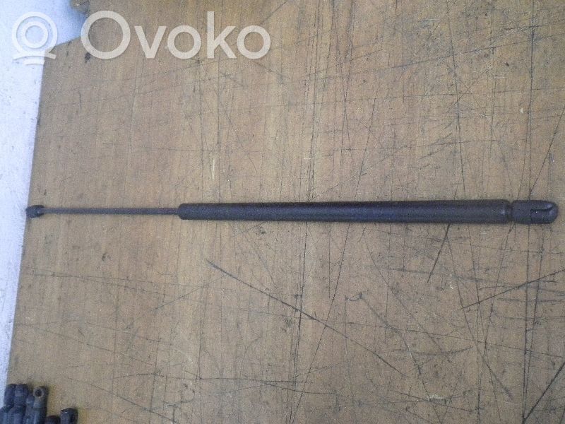 Volkswagen PASSAT B5 Siłownik maski przedniej 
