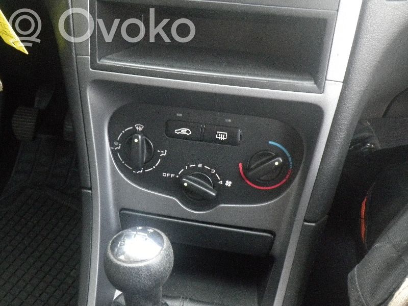 Climate control unit   6451JP