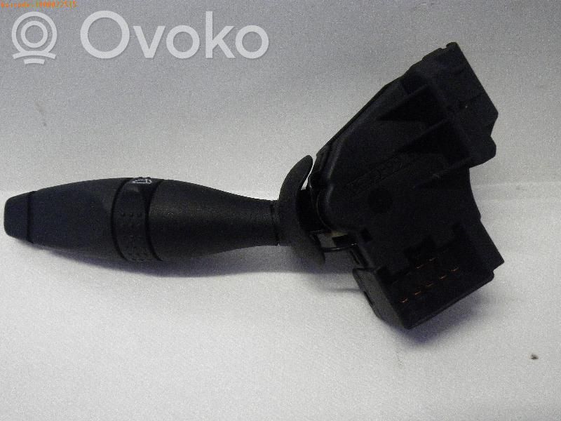 Ford Focus Pyyhkimen kytkin 