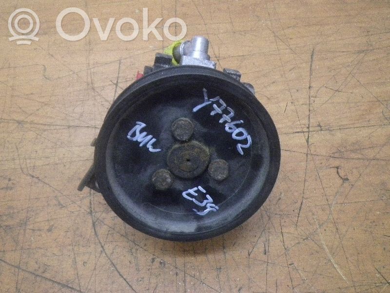 BMW 5 E39 Vairo stiprintuvo siurblys 