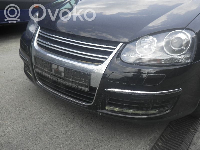 Volkswagen Jetta III Parachoques delantero 