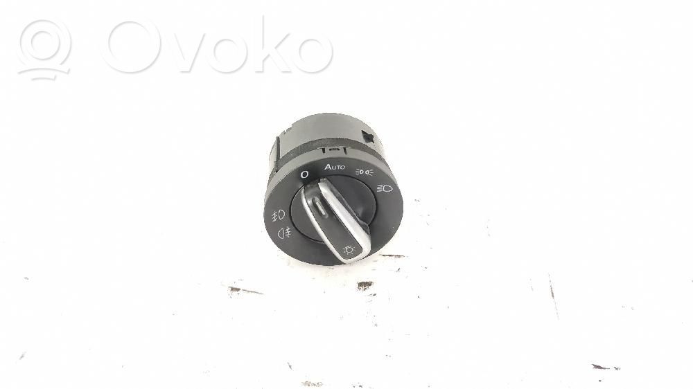 Volkswagen Golf VI Light switch 