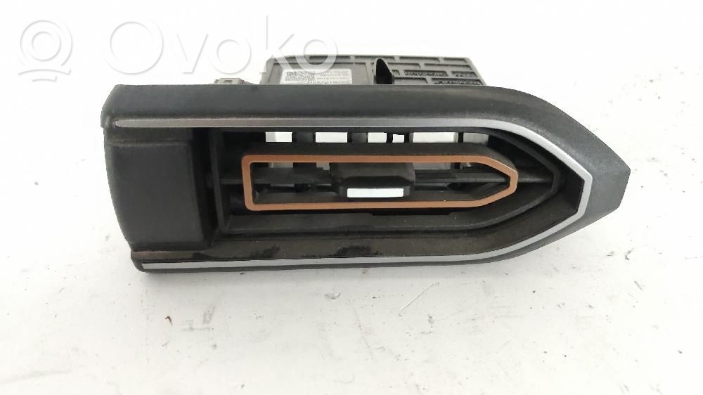 Dacia Sandero III Dysze / Kratki środkowego nawiewu deski rozdzielczej 