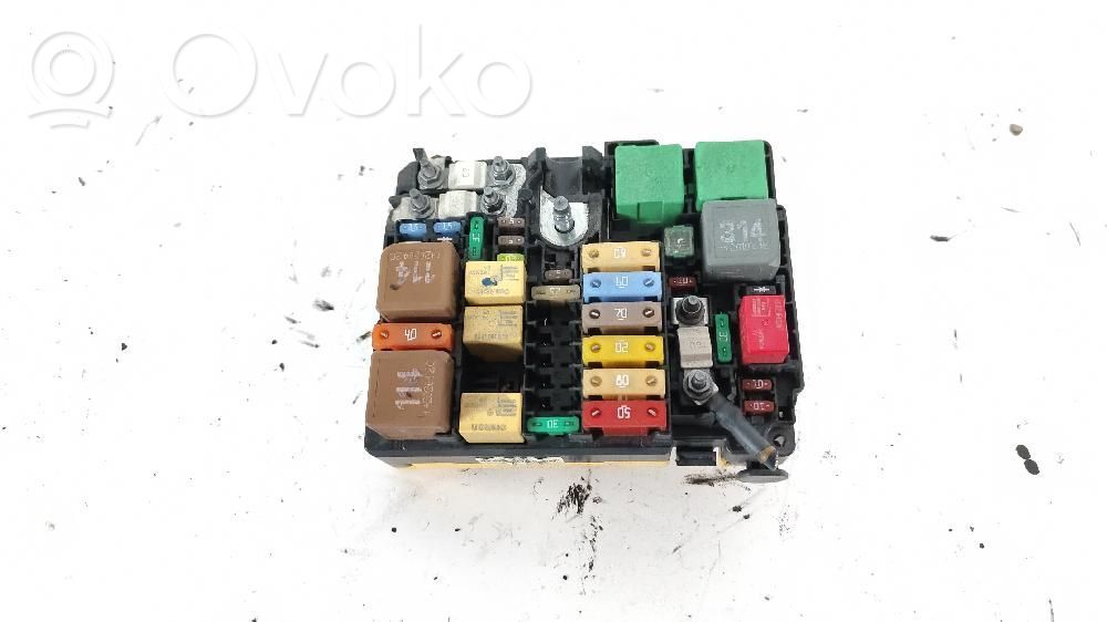 Opel Corsa F Saugiklių dėžė (komplektas) 