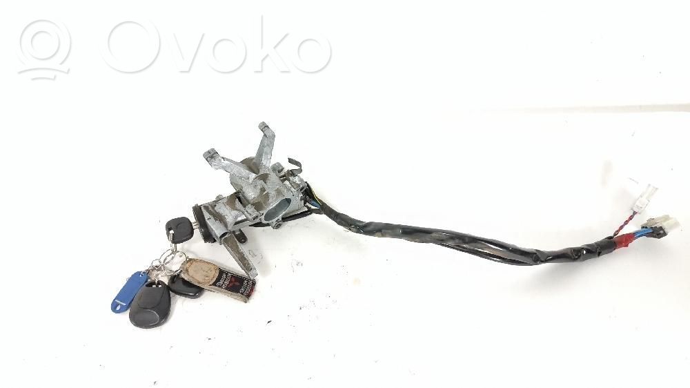 Isuzu Trooper Užvedimo spynelė 