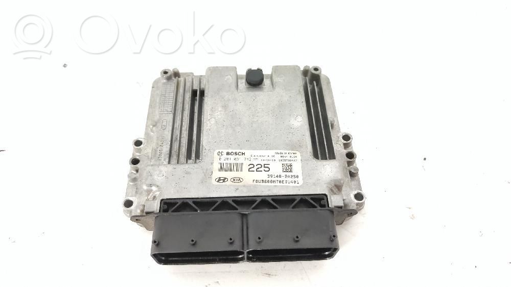 KIA Rio Engine control unit/module 