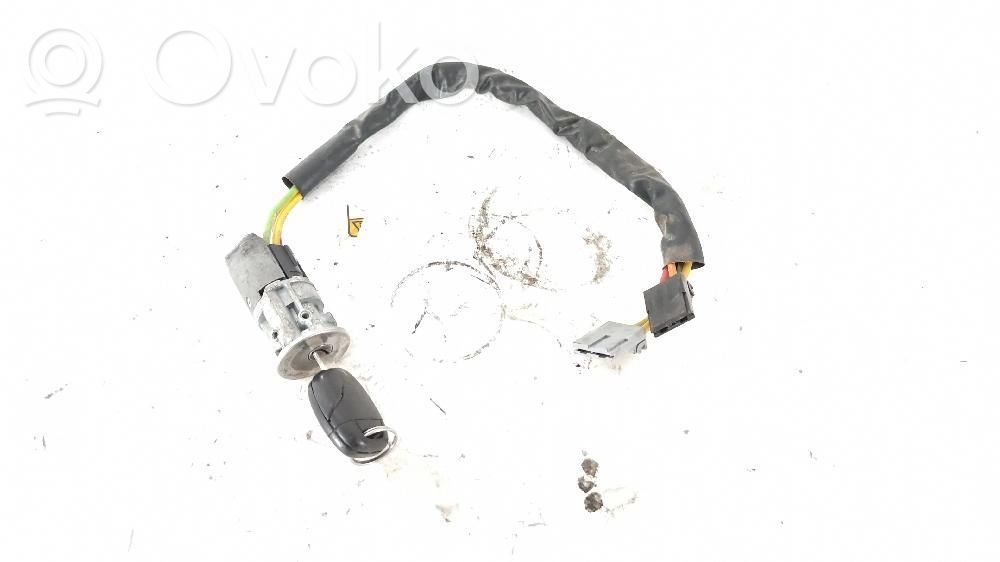 Renault Kangoo I Užvedimo spynelė 