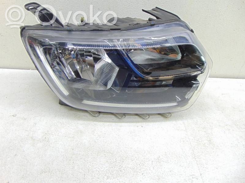 Dacia Duster II Lampa przednia 