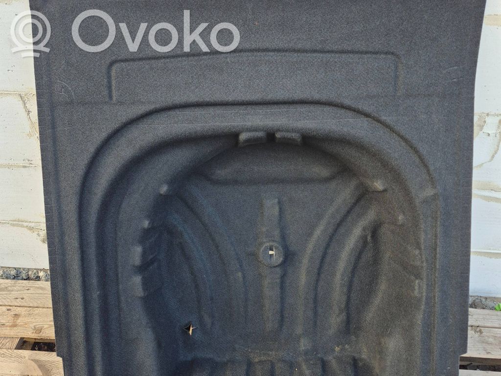 Volkswagen Golf VII Wykładzina podłogowa bagażnika 