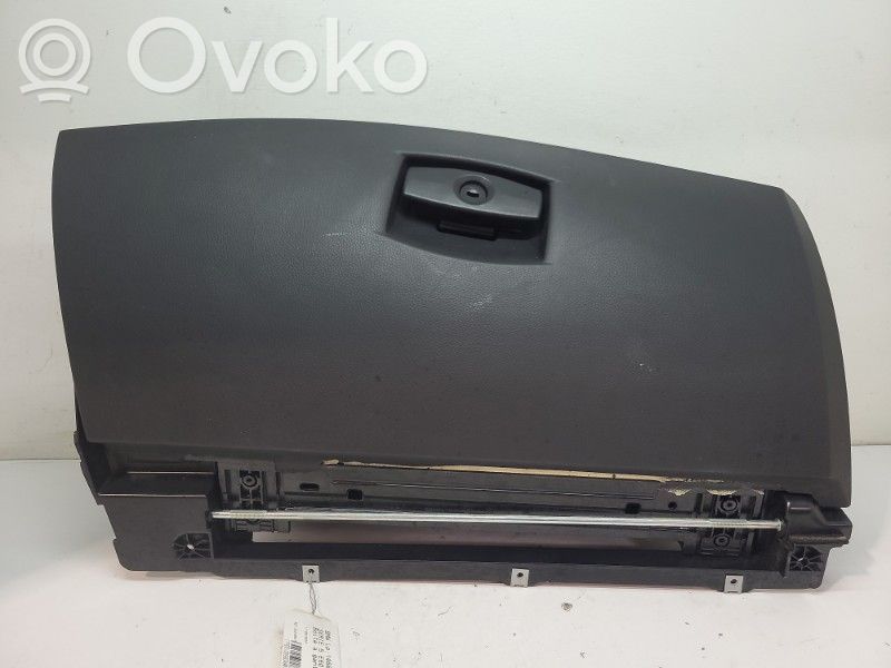Glove box set   51167034080