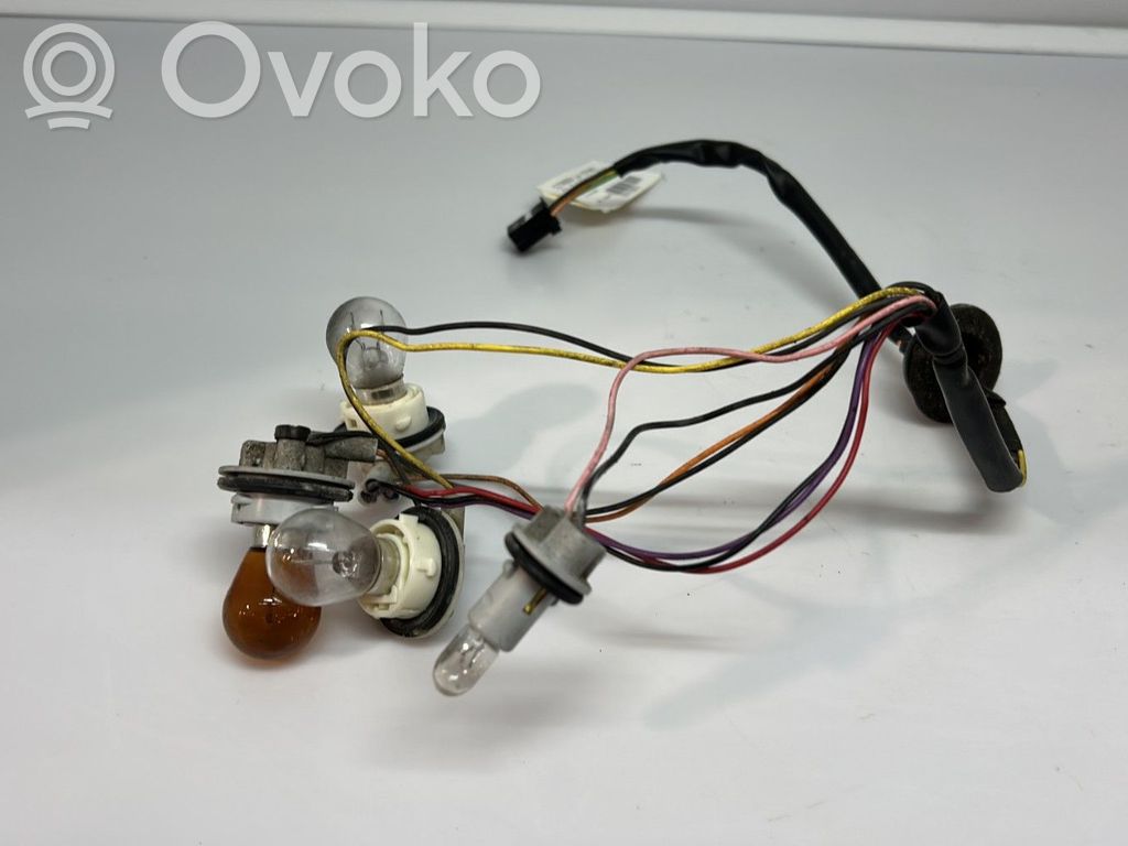 Citroen C1 Takavalon polttimon suojan pidike 