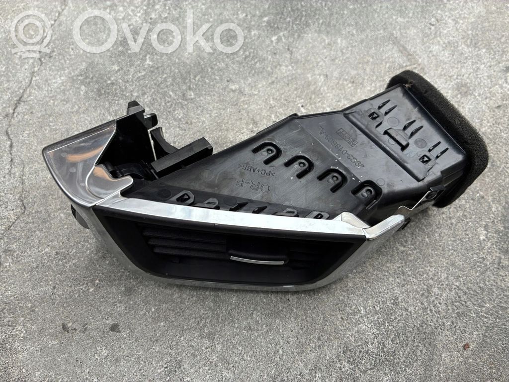 Rejilla de ventilación trasera   J9C3018B08A