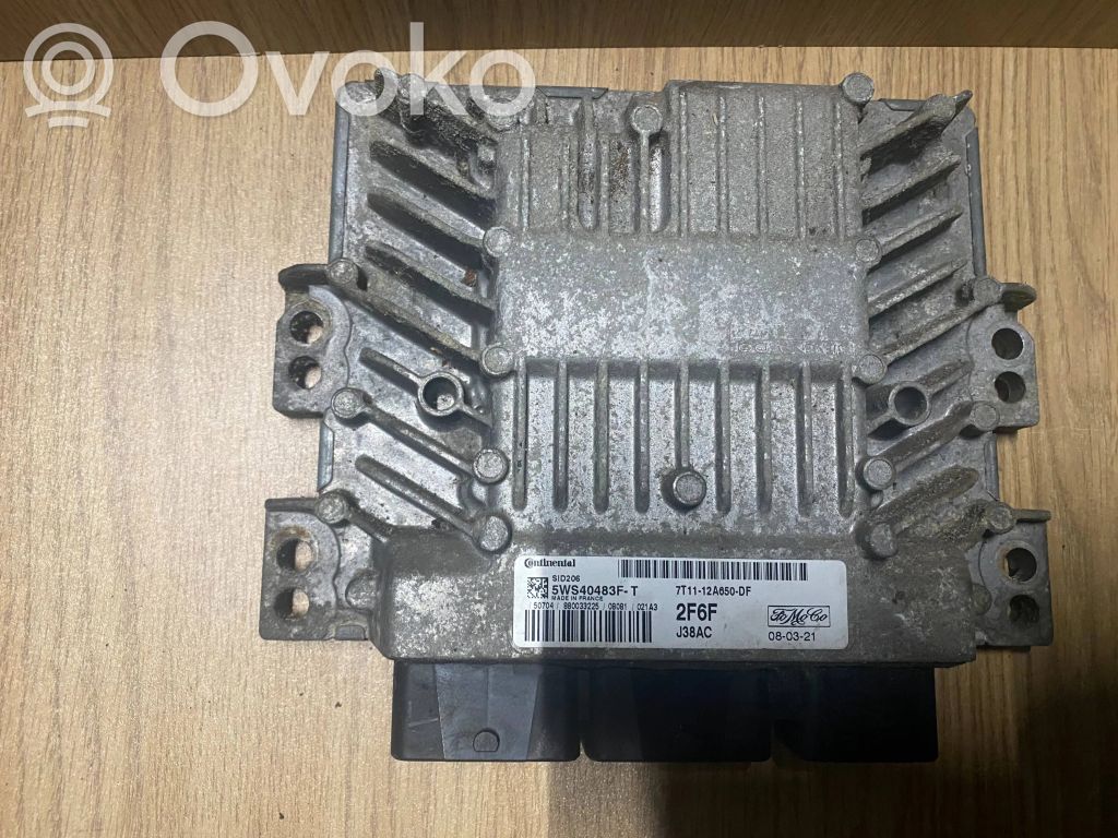Engine control unit/module ECU   7T1112A650DF,5WS40483FT