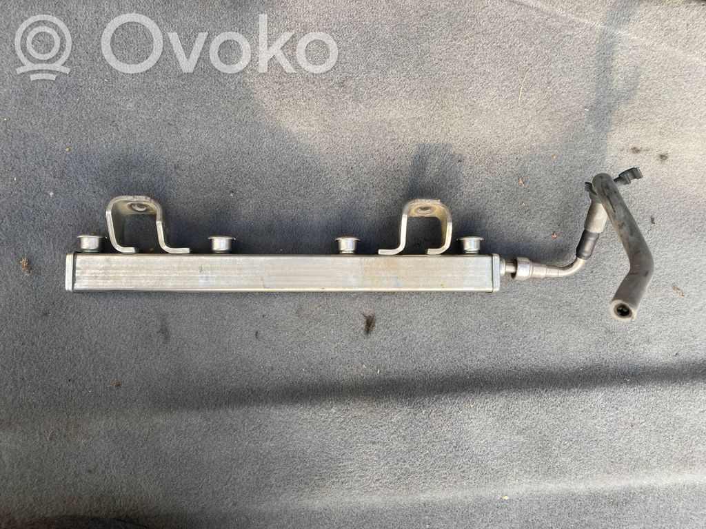 Volvo V70 Fuel main line pipe 
