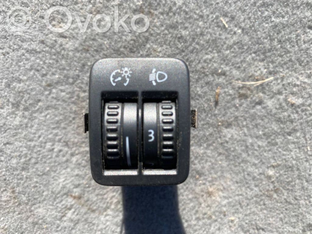 Headlight level height control switch   5M0941333A