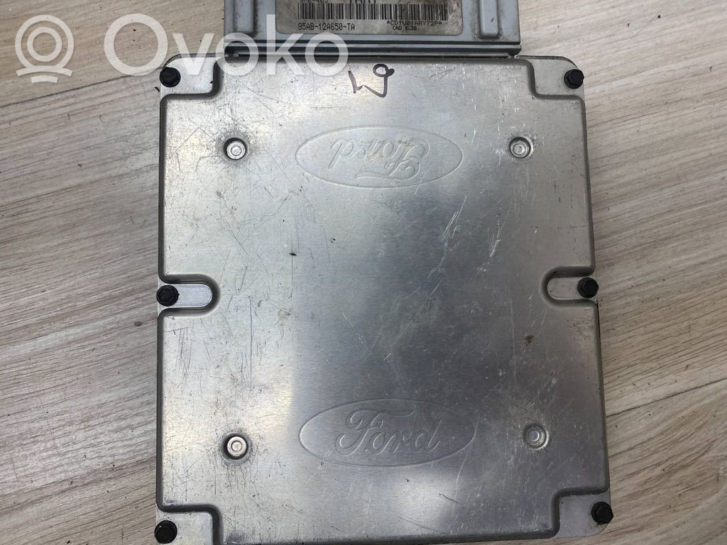 Ford Escort Engine control unit/module 