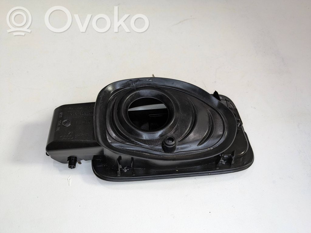 Audi A4 S4 B9 8W Klapka wlewu paliwa 