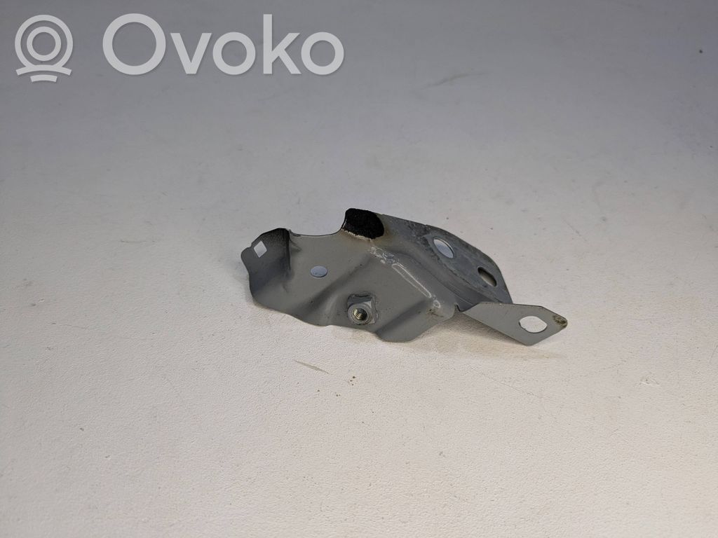 Audi A1 Lokasuojan kannake 