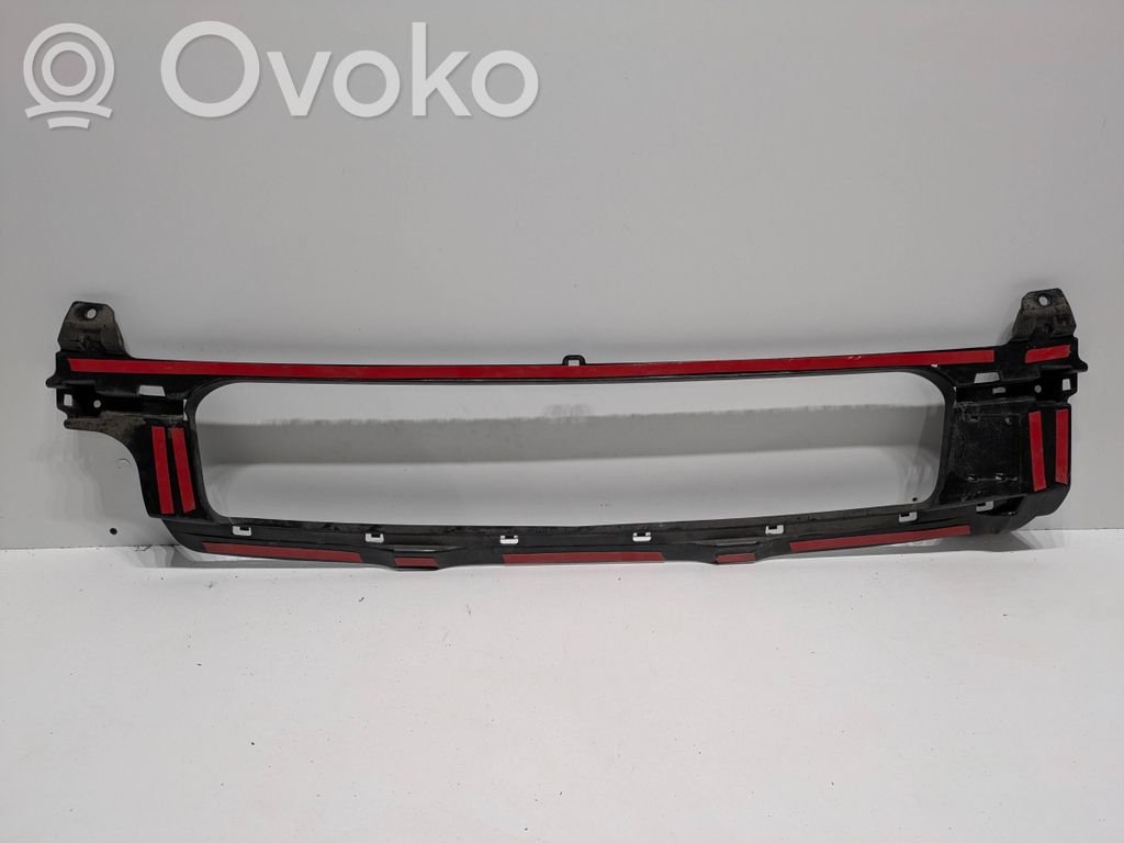 Audi Q7 4M Apakšējā bampera daļa 
