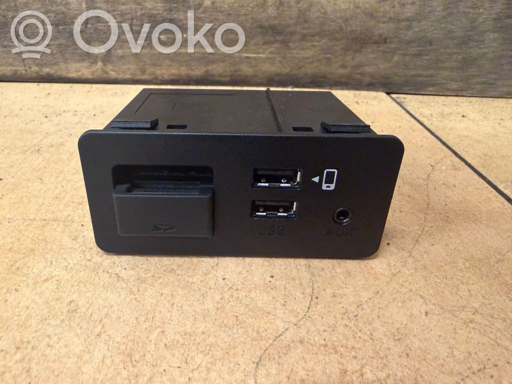 Mazda CX-5 II USB socket connector 